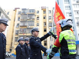 【发现常德之美·红绿灯下的守护】 第15期