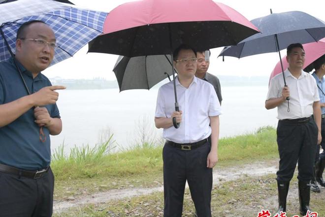 周振宇暗访防汛安全隐患问题并督导险情处置工作强调：落实落细防范措施 坚守安全底线 确保平安度汛