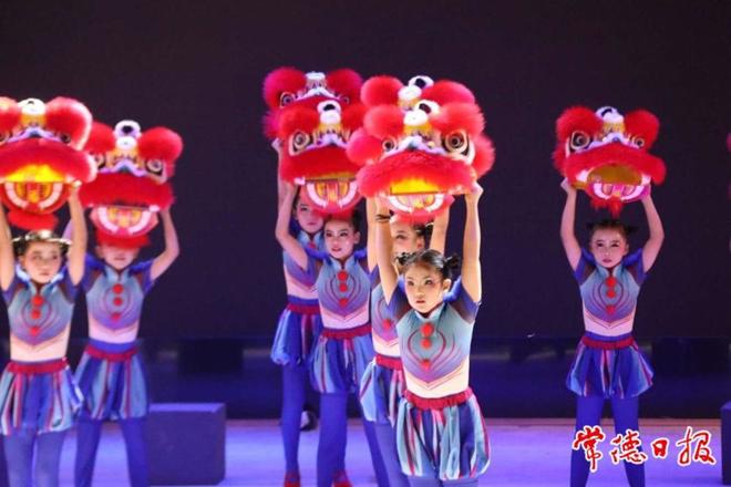 【教育】常德市郡德学校小学部毕业典礼温情满满