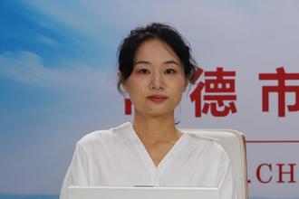 张昊图片