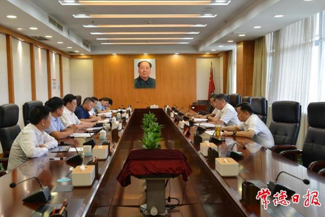 罗毅君与党外代表人士、民营企业家和商协会负责人联谊交友