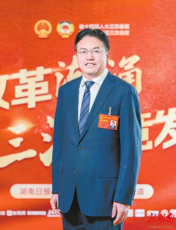 罗毅君