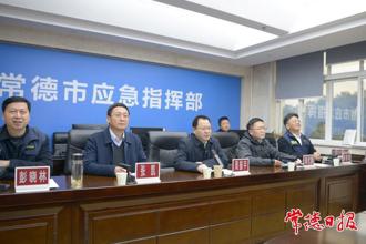 周振宇看望慰问春节期间坚守岗位的一线工作人员