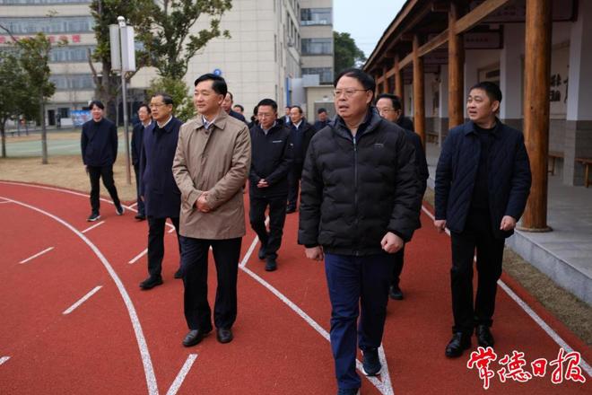 张剑飞率队来常开展法治政府建设专项监督协同调研