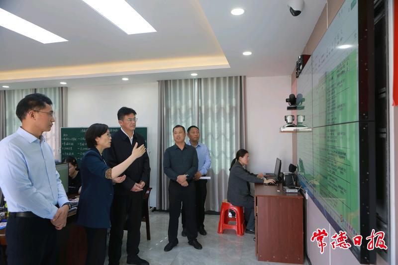 市委书记罗毅君在澧县涔南镇调研