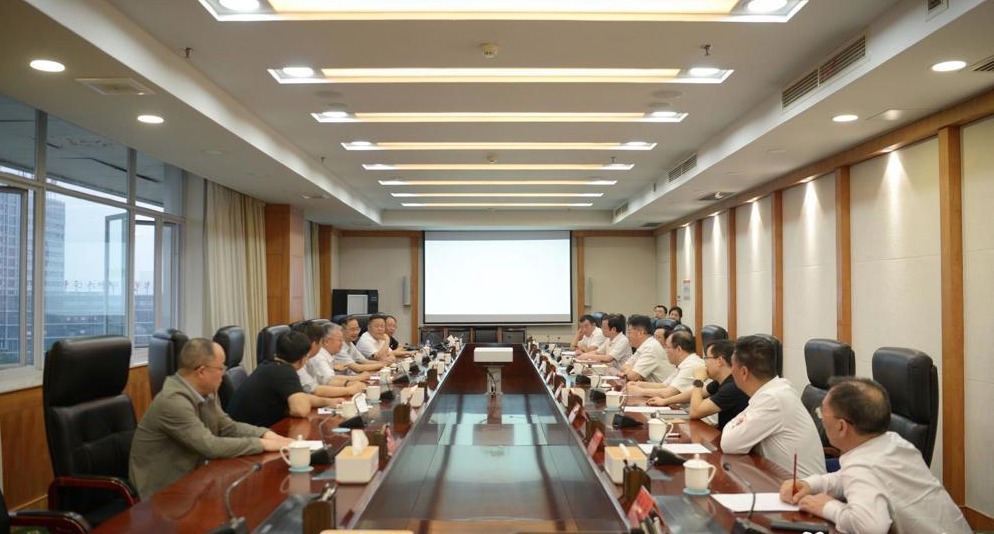 罗毅君与杭州市常德商会会长龚新明一行座谈