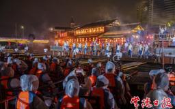 【摄影报道】小雨难挡热情！《常德往事》实景演出引燃端午
