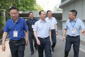 周振宇带队巡视检查高考考务工作