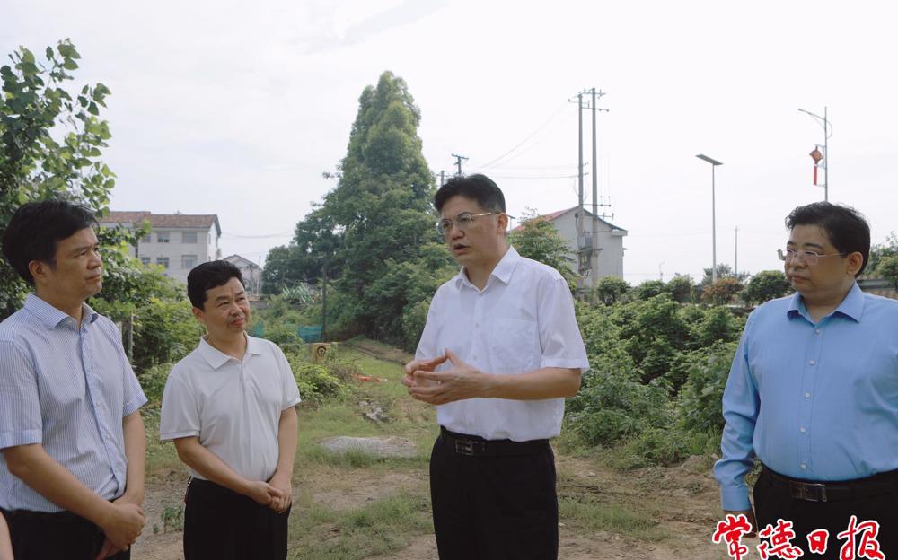 罗毅君在武陵区芦荻山乡调研督导时强调：切实把好事、实事办到群众心坎上