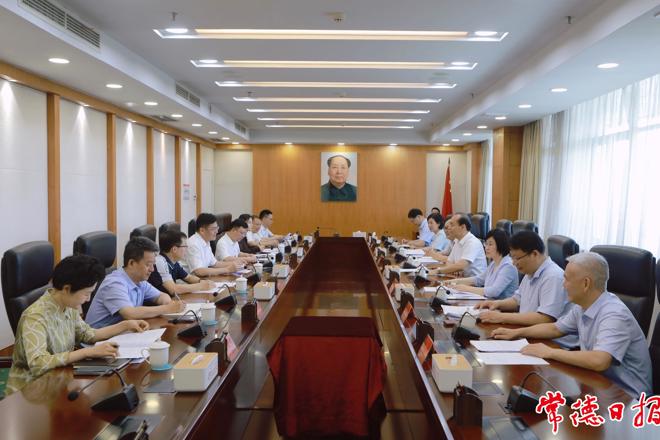 罗毅君与湖南机场集团舒行钢一行座谈