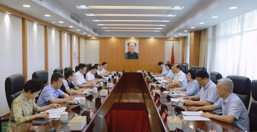 罗毅君与湖南机场集团舒行钢一行座谈