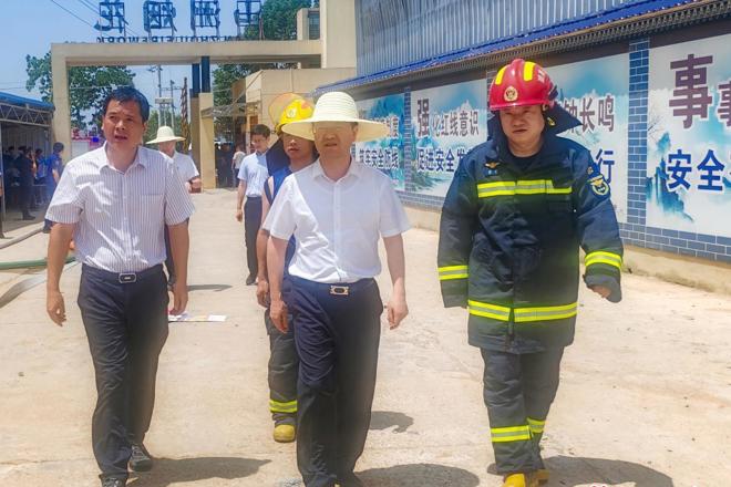 周振宇赴临澧县调度烟花爆炸事故救援处置工作