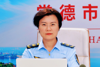 曹鹏图片