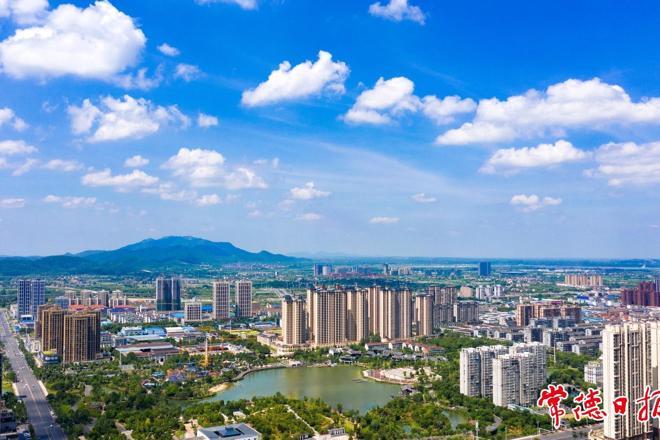 【组图】太阳山“现身”城市天际线，能见度拉满