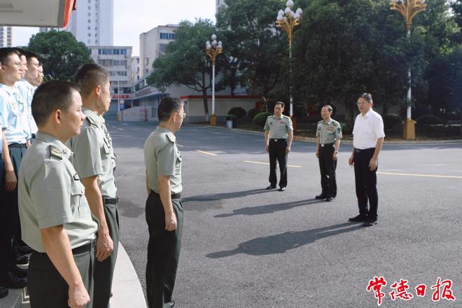 罗毅君带队开展“八一”前走访慰问、防暑保安康“送清凉”活动