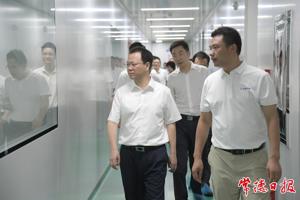 ​周振宇在全市项目建设调度会上强调：推动重大项目建设提速提效 巩固经济回升向好势头