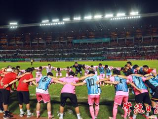 【组图】激情、热血、奔跑、拼抢……“湘超”常德队客战郴州队精彩瞬间