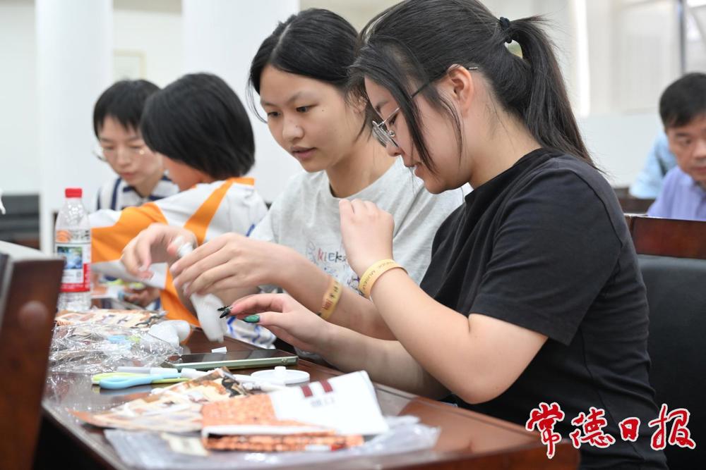 市民参与“墟中觅史·锦绣华服”往期活动画面
