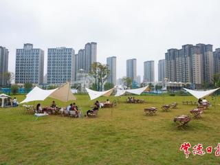 【组图】假日尾声，常德市民阳明湖畔享悠闲