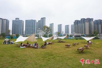 【组图】假日尾声，常德市民阳明湖畔享悠闲