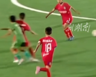 石门五小“足球小将”再次闪耀湘超常德主场