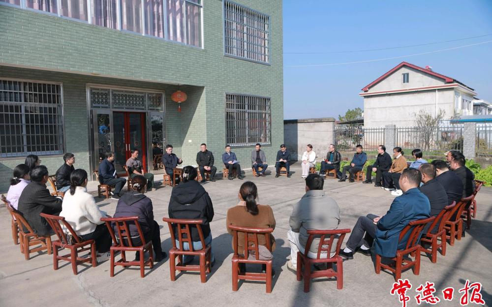 罗毅君在武陵区丹洲乡宣讲党的二十届四中全会精神