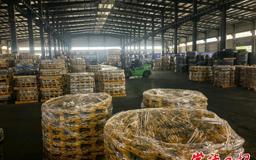 【经济】桃源产的“高性能履带”出口全球