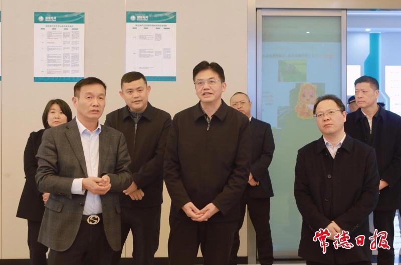 罗毅君周振宇督导检查安全生产、市场供应、公共安全工作