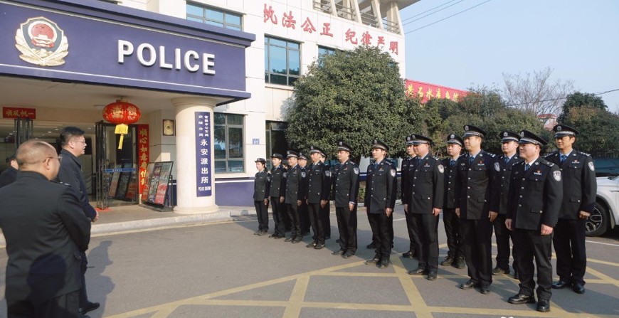 罗毅君看望基层一线值班人员、督导值班值守安保维稳工作