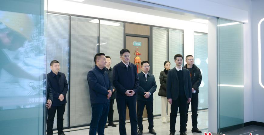 罗毅君调研合成生物制造产业链强调：下定最大决心 一刻不停推进产业高质量发展