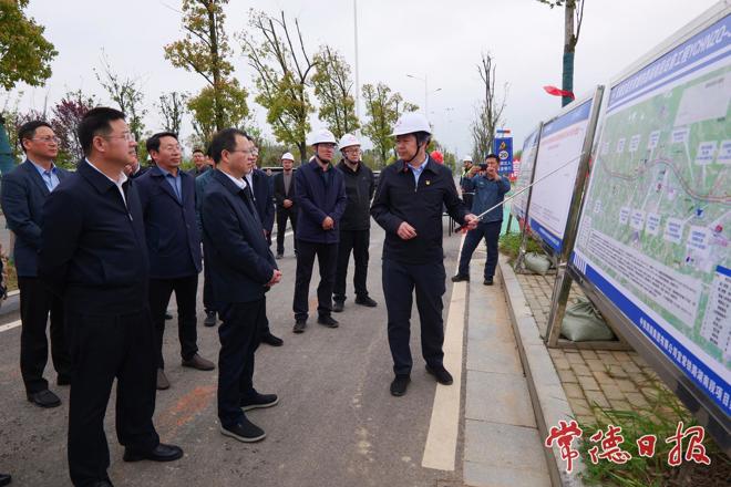 ​周振宇调度宜常铁路建设工作