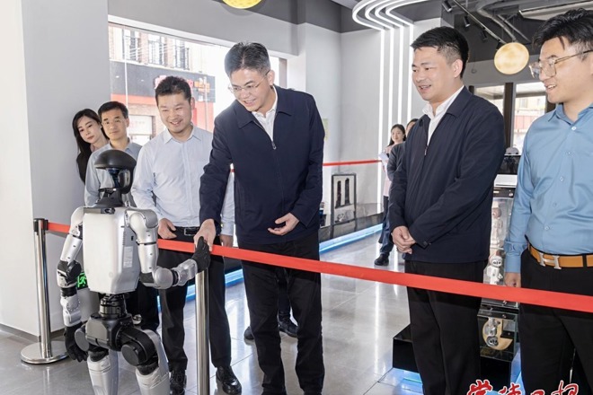 罗毅君在常德河街调研时强调：丰富文旅产品供给 进一步激发消费活力
