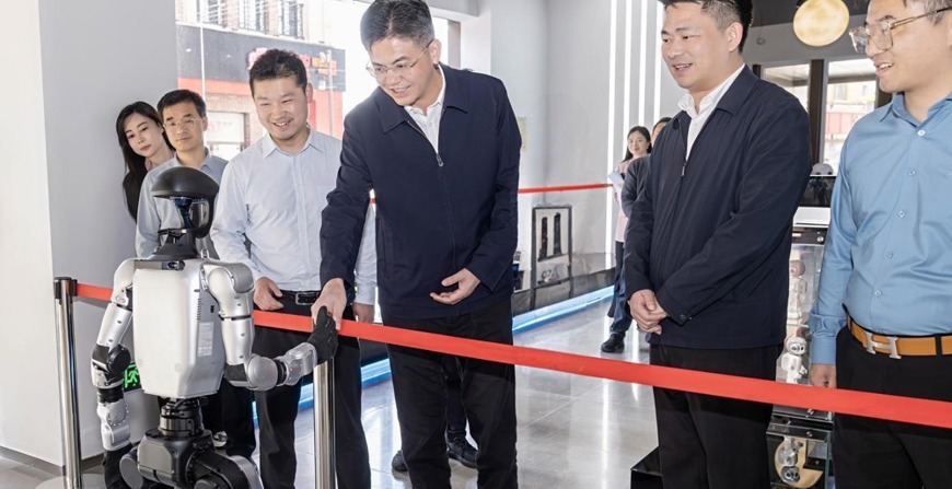罗毅君在常德河街调研时强调：丰富文旅产品供给 进一步激发消费活力