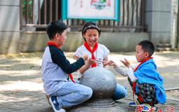 【组图】世界微笑日：123，茄子！