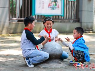 【组图】世界微笑日：123，茄子！