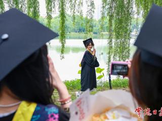 【组图】毕业季来临 常德高校学子校园留影话别离