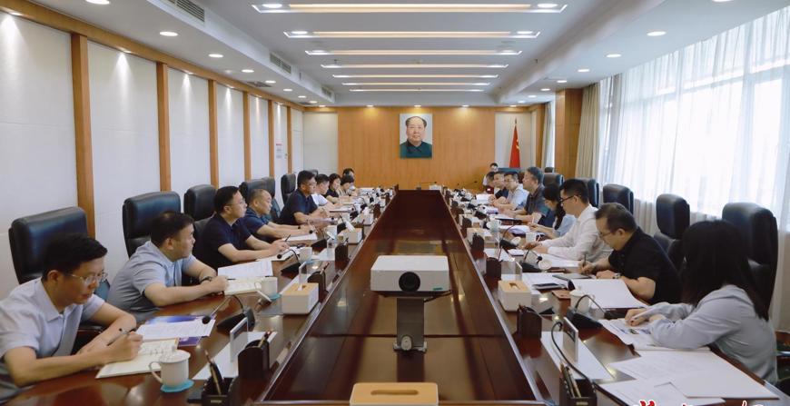 罗毅君与宁德时代董事长助理曲涛一行举行工作会谈