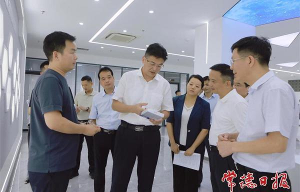 罗毅君在常德高新区调研