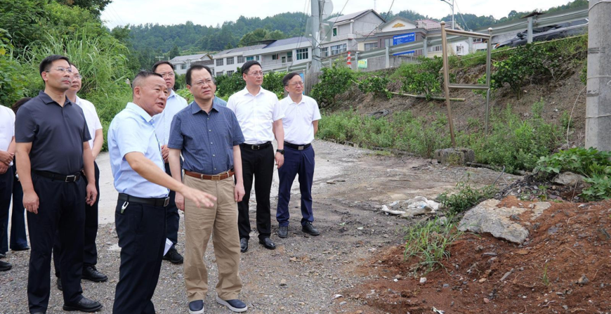 周振宇赴石门县督导灾后重建工作