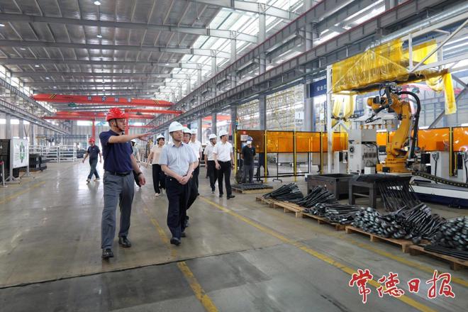 周振宇走访调研常德经开区部分企业