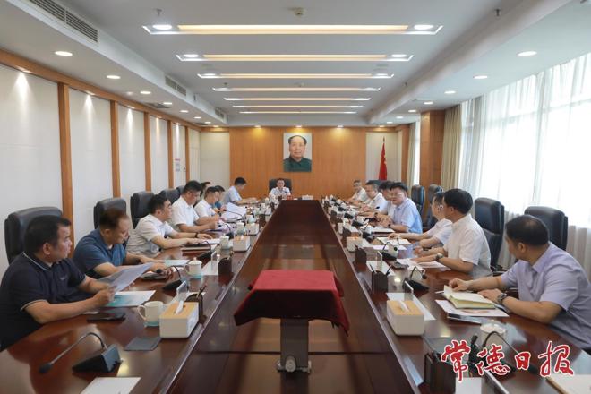 罗毅君与中国人寿湖南省分公司黄胤立一行举行工作会谈