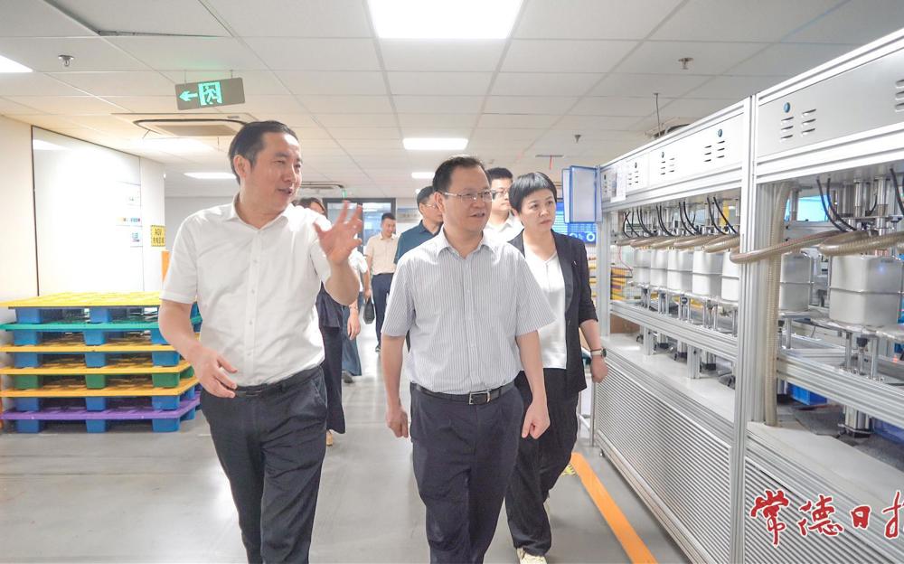周振宇带队赴长三角招商考察