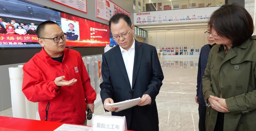 周振宇在西洞庭、西湖管理区调研
