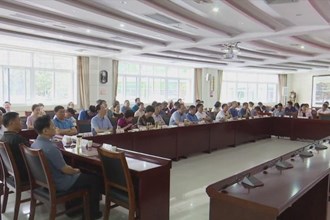 常德各地各单位收听收看全市“两优一先”表彰大会直播
