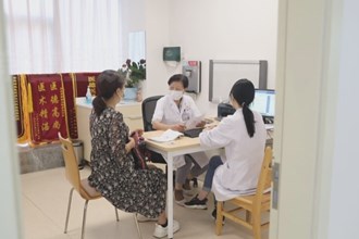 庆祝第六个中国医师节：“医”心卫健康 致敬生命守护者