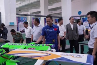 常德市举行弘扬载人航天精神暨全民国防教育主题活动