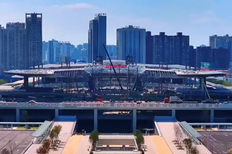 航拍建设中的常德高铁站北站房