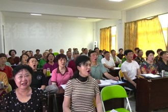 武陵：“爱晚”老年大学“焕新”老人生活