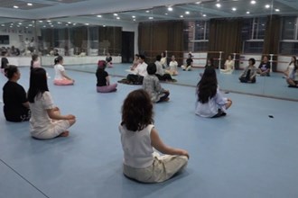 青年夜校“出圈”：城市小课桌 心灵桃花源