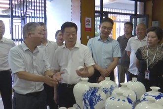 何寄华调研民盟常德市委会盟务工作